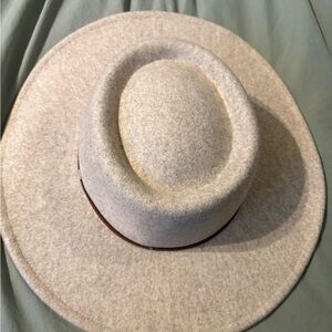 Elegant Cream Women's Hat Torrid